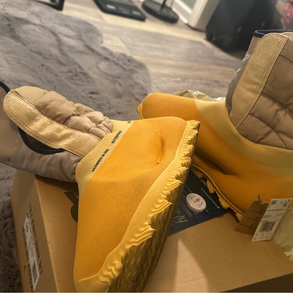 Yeezy knit boot size 10 - Picture 3 of 5